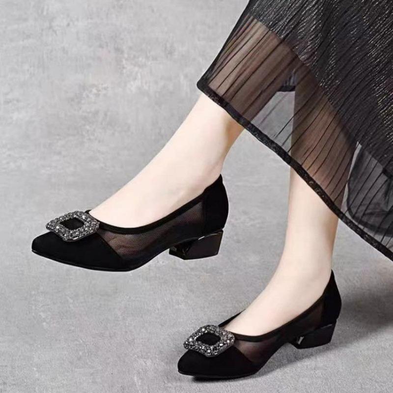 Women'S Fashion Footwear - Sepatu Pumps Hak Blok Berujung Runcing